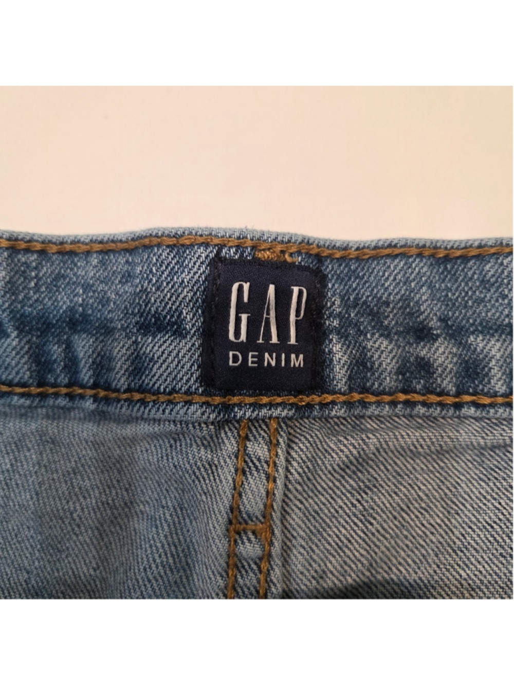 GAP Women's Light Wash Raw Hem Denim Shorts Size 28 Blue - Picture 4 of 5